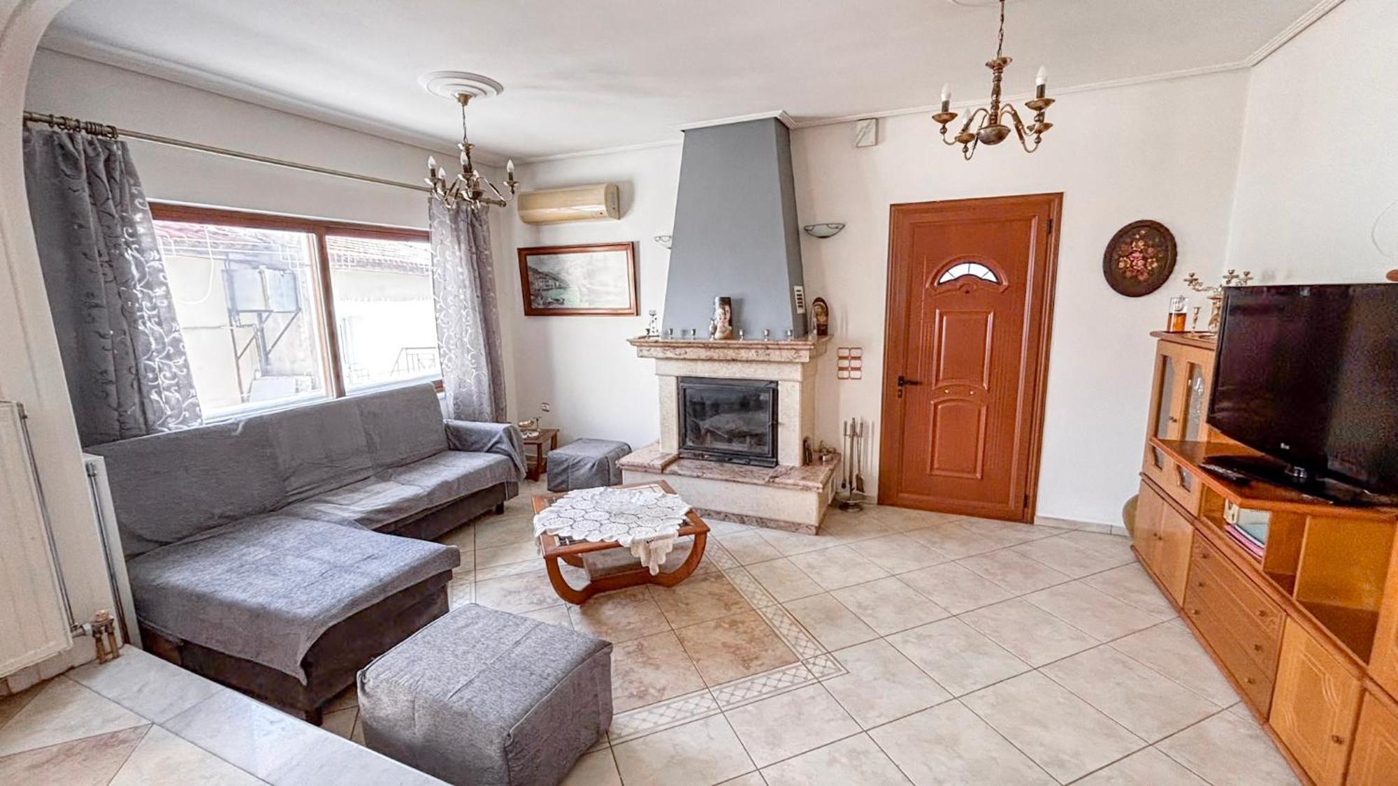 Holiday home Ouranias House